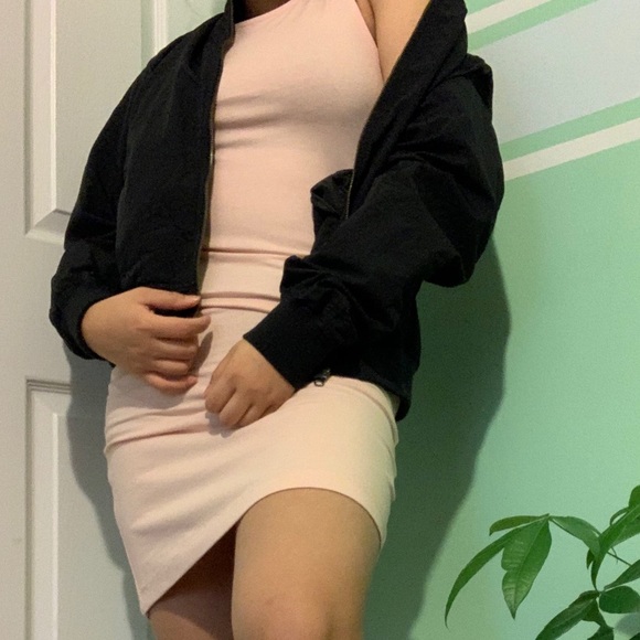 Simple Baby Pink Dress - Picture 4 of 4